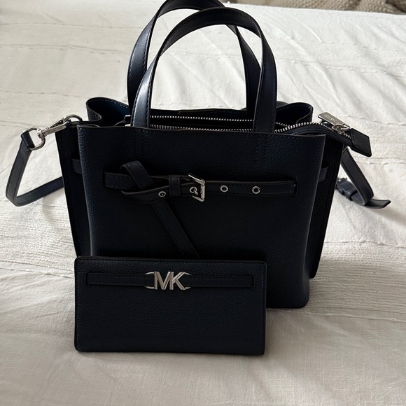 Michael Kors Navy Satchel and Wallet Set - Picture 1 of 9